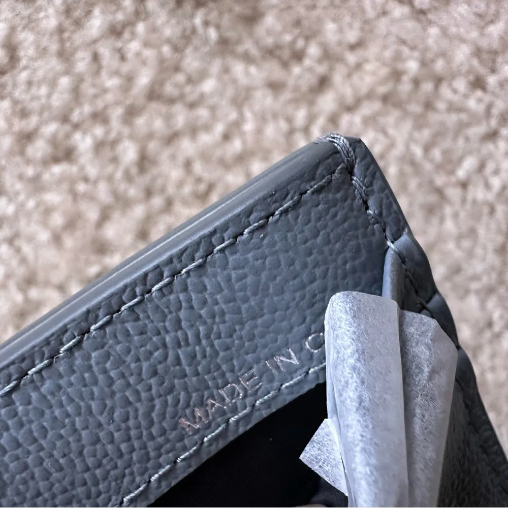 Burberry mens Leather Ms chase cardcase gray